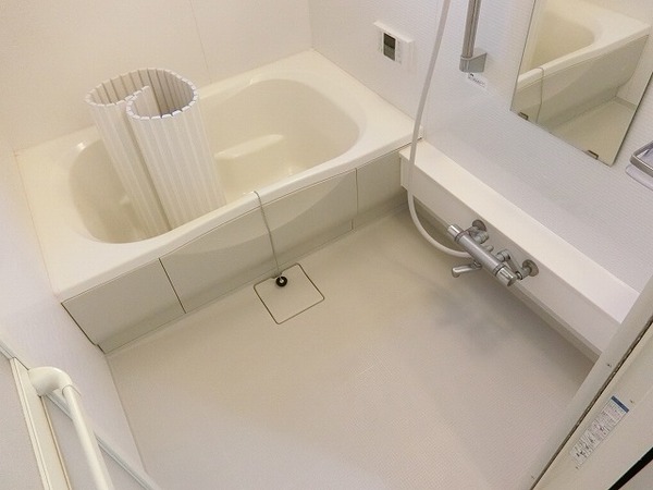 シャーメゾンアグレアーブル　バス　浴室乾燥機、追焚機能付の広々バスルーム！