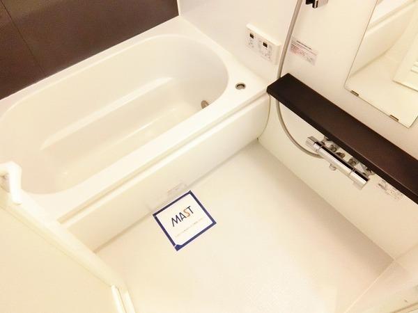 アトリエール堺新町　バス　浴室乾燥機、追い焚き機能付きバス！