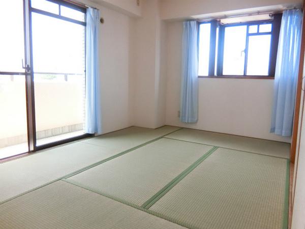 ピアモント北花田　和室　綺麗な畳！明るい和室！