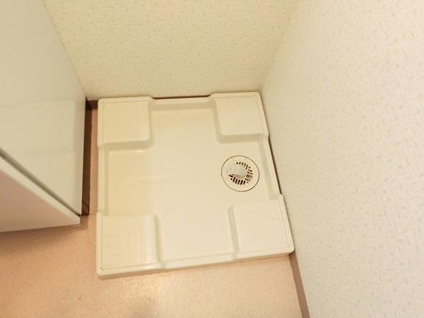 フィオーレ東上野芝　その他設備　室内洗濯機置き場！