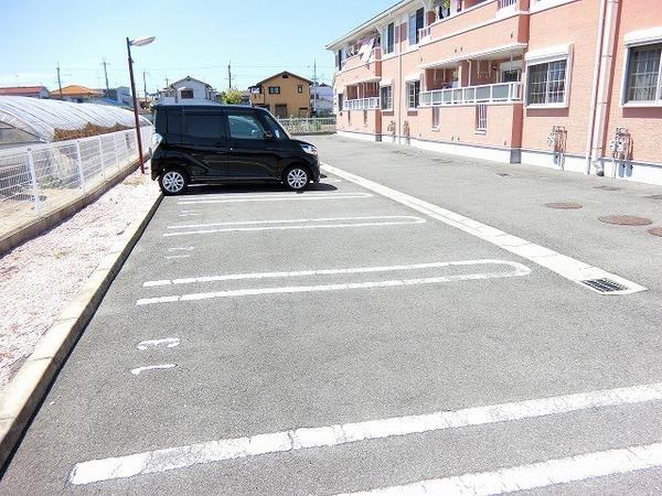 クラール・ベルＦ・Ｕ　駐車場　平面駐車場！