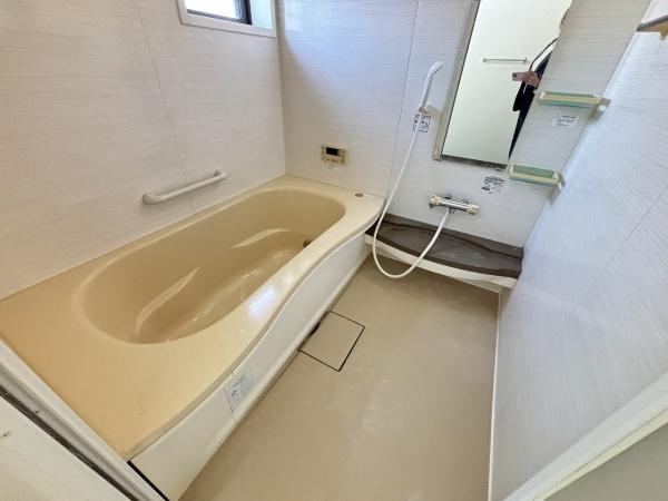 トレジールＳ　バス　浴室乾燥機、追焚機能付の広々バスルーム！