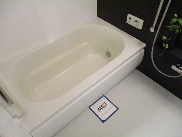 シャーメゾン竹城庵　バス　浴室乾燥機、追焚機能付の広々バスルーム！