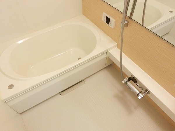 ファイブコート堺市駅前　バス　浴室乾燥機、追焚機能付の広々バスルーム！