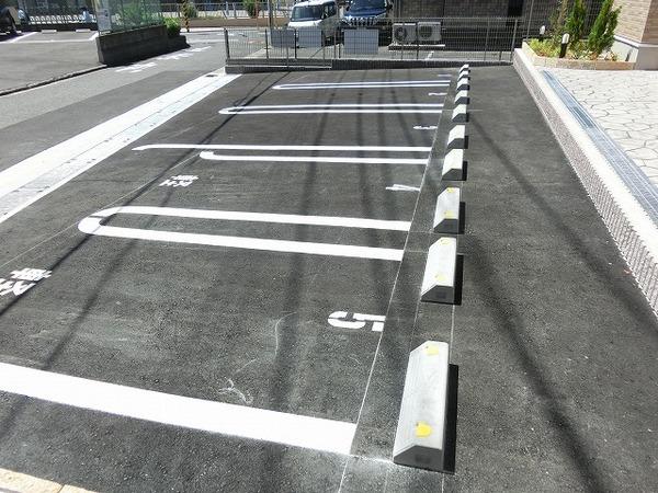 エーデル綾園　駐車場　駐車しやすい！