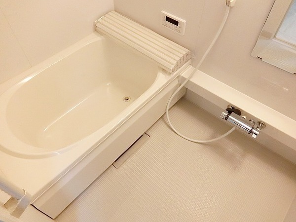 ヴィラメゾン高師浜　バス　浴室乾燥機、追焚機能付の広々バスルーム！