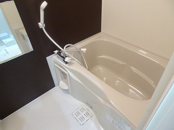 フジパレス長曽根町　バス　キレイな浴室です！