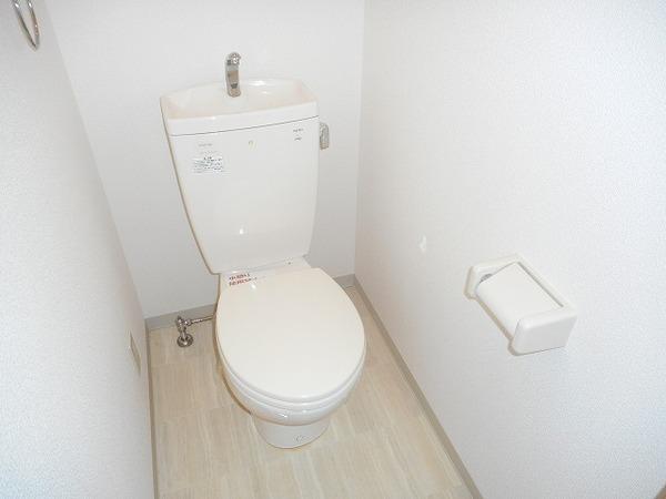 アンプルールフェールルミエール富木　トイレ　