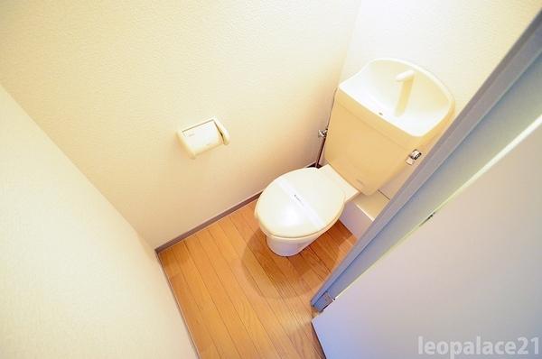 レオパレスプレミール　トイレ　