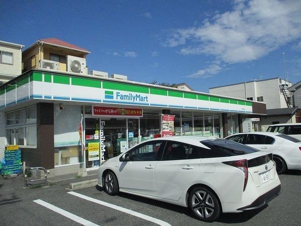 　ファミリーマート京屋西湊店（コンビニ）／1053m　