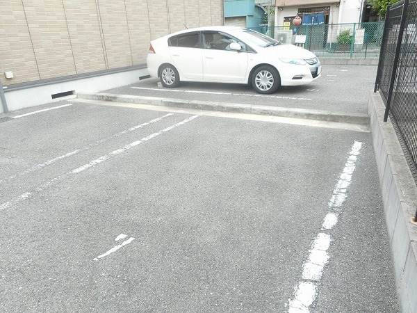 ヒルズシンシア１　駐車場　駐車しやすい！