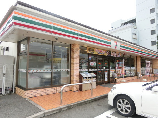 　セブンイレブン堺浜寺諏訪森町店（コンビニ）／156m　