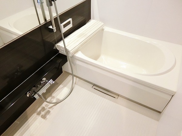 シャーメゾン　アラ　ブランコ　バス　浴室乾燥機、追焚機能付の広々バスルーム！