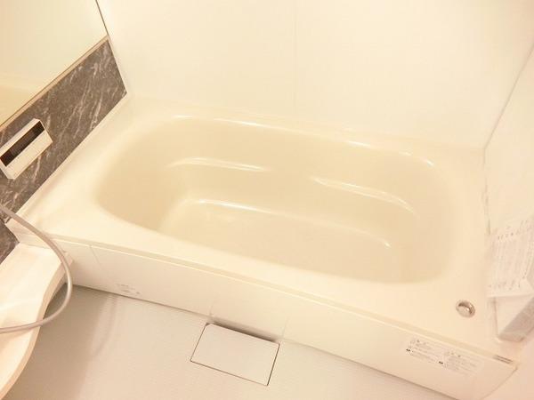 ルシエルメイキラＡ棟　バス　浴室乾燥機、追焚機能付の広々バスルーム！