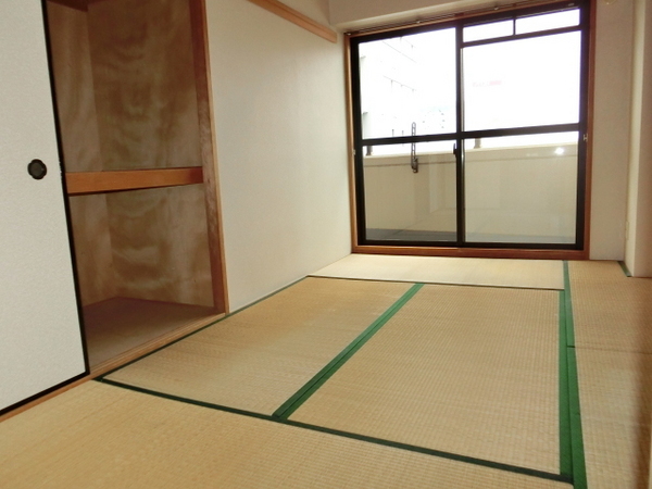 グロワール北花田　和室　畳も張り替えます！