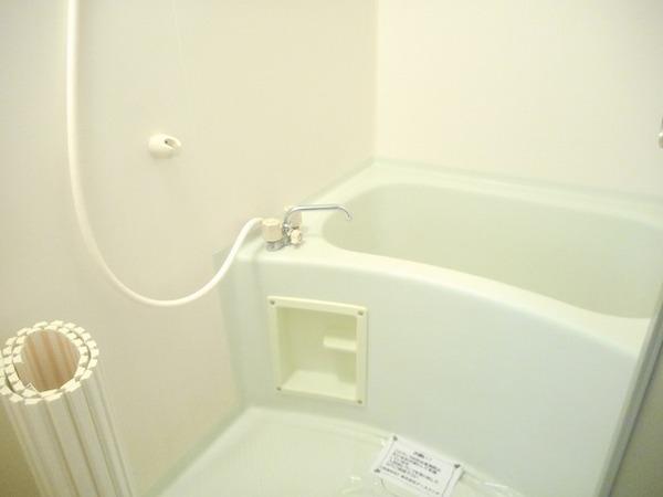 ローズガーデン　バス　キレイな浴室！