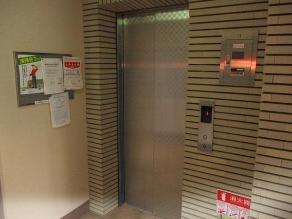 モアエクセル高石　エントランス　エレベーター！