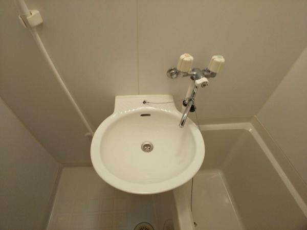レオパレスレグルス八幡　トイレ　