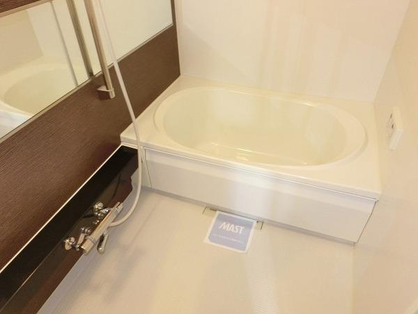 シャーメゾン　ワンツー　バス　浴室乾燥機、追焚機能付の広々バスルーム！