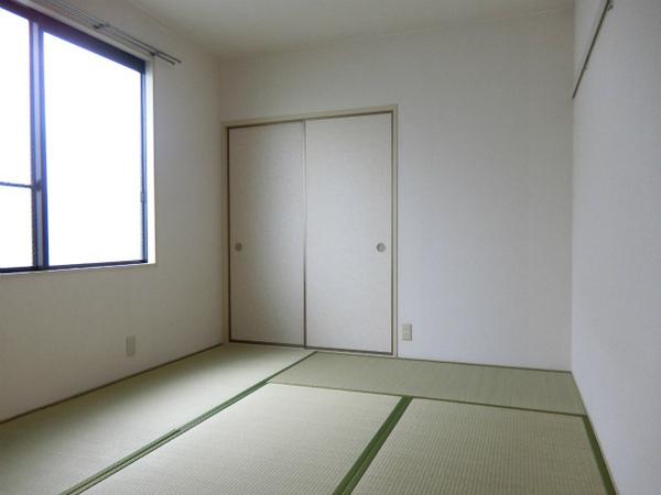 　和室　畳も綺麗です！