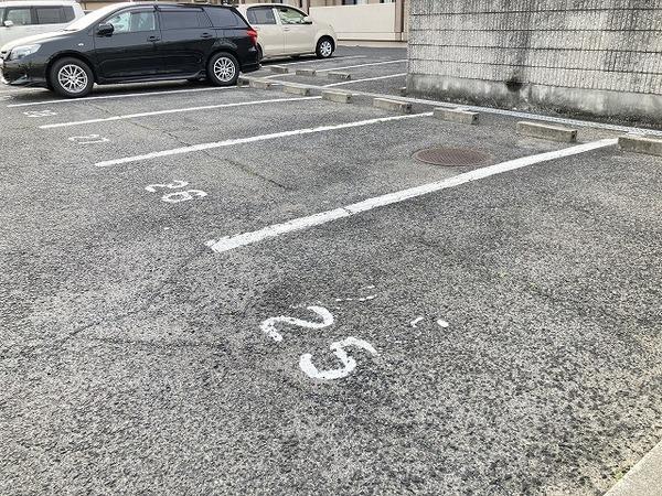 パルティール小柴　駐車場　駐車場！