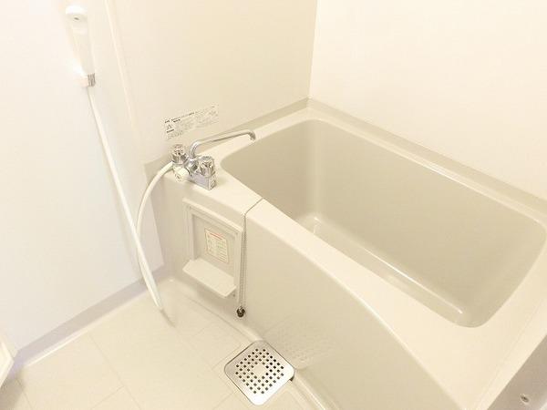 フラワーメゾンＡ棟　バス　浴室乾燥機付き！