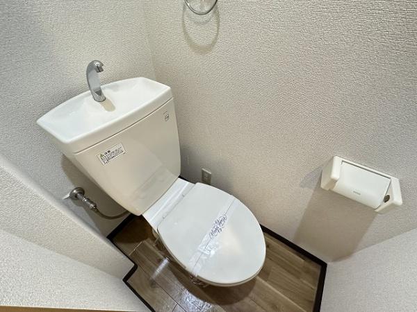 ブレスコート新金岡５号館　トイレ　ウォシュレット設置可！