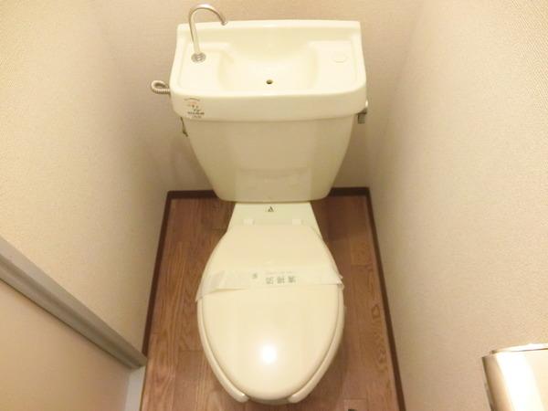 　トイレ　バストイレ別！