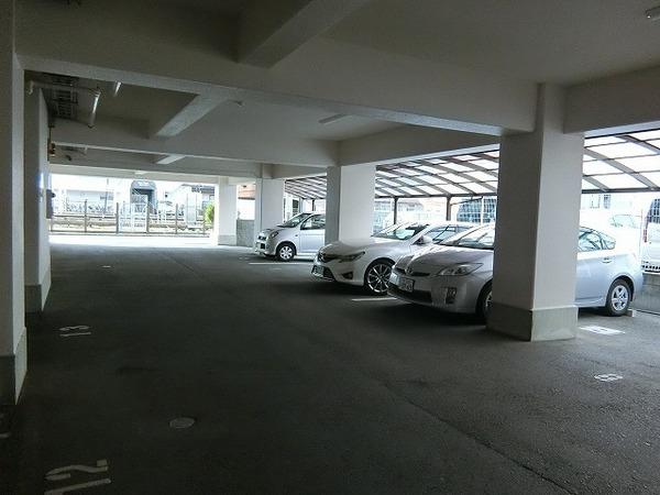 山本グリーンヴィレッジ　駐車場　敷地内駐車場！