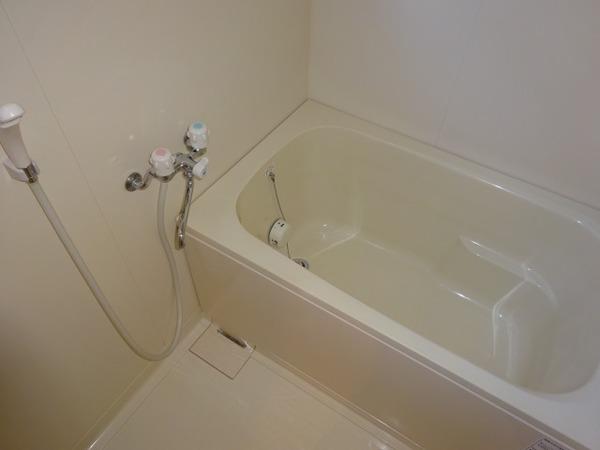 エクセレントフィールド　バス　キレイな浴室です！