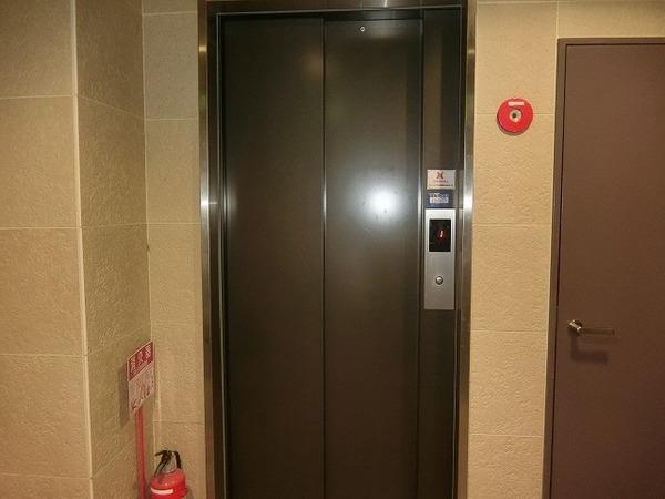 　エントランス　エレベーターあり！