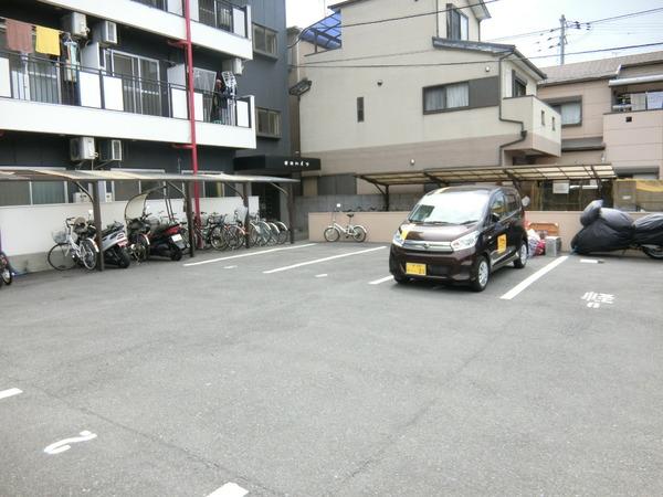 田口ハイツ　駐車場　