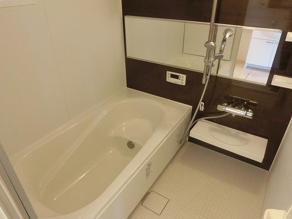 グレイスコート浜寺　バス　浴室乾燥機、追焚機能付の広々バスルーム！