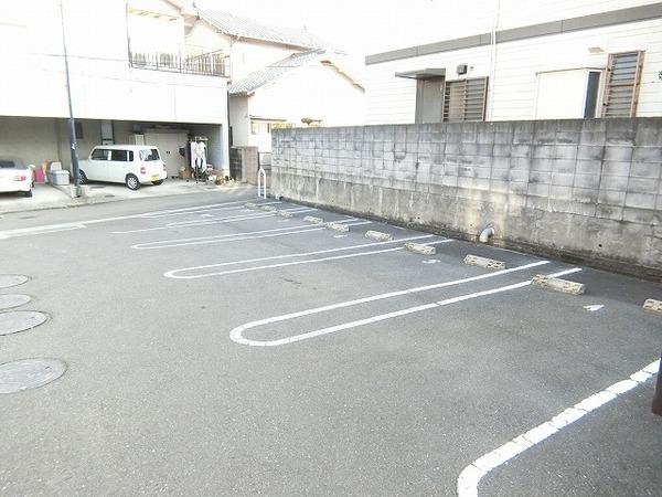 アビタシオンシャンゼリゼ　駐車場　駐車しやすい！