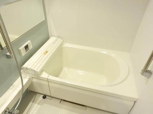 シャーメゾン和　バス　浴室乾燥機、追焚機能付の広々バスルーム！