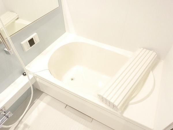 シャーメゾン鈴の宮２　バス　浴室乾燥機、追焚機能付の広々バスルーム！