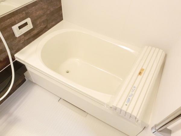 アマランサス　バス　浴室乾燥機、追焚機能付き広々バスルーム！