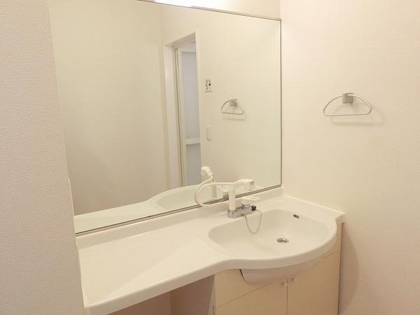 コーダ・コリーナ１　洗面台・洗面所　大きな鏡のシャンプードレッサー！