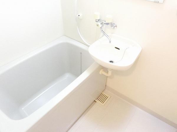 クレールシャンブル１６　バス　綺麗な浴室です！