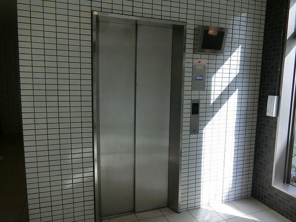 　エントランス　エレベーター！