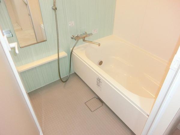 ラフィネ北花田　バス　浴室乾燥機、追い焚き機能付きバス！